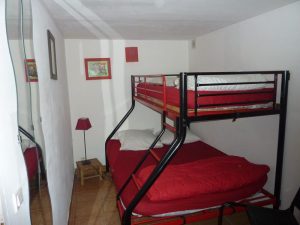 Gîte de Saint Cassien Chambre rouge