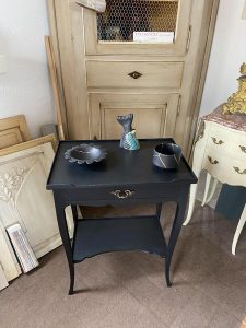 Décors et patines sur meubles