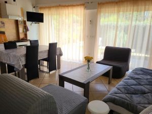 Pièce principale du loft accès direct terrasse