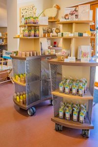 BOUTIQUE DU TERROIR DE LA MAISON DU LAC DE SAINT CASSIEN_Tanneron