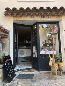 Les Deux Terres Tourrettes