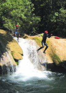 Canyoning Back to the tree